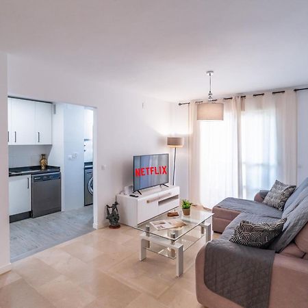 Casa Playa Guadalmar, Beautiful Apartment In Front Of The Sea, Wifi, Ac, Smart Tv, Private Parking Malaga Zewnętrze zdjęcie