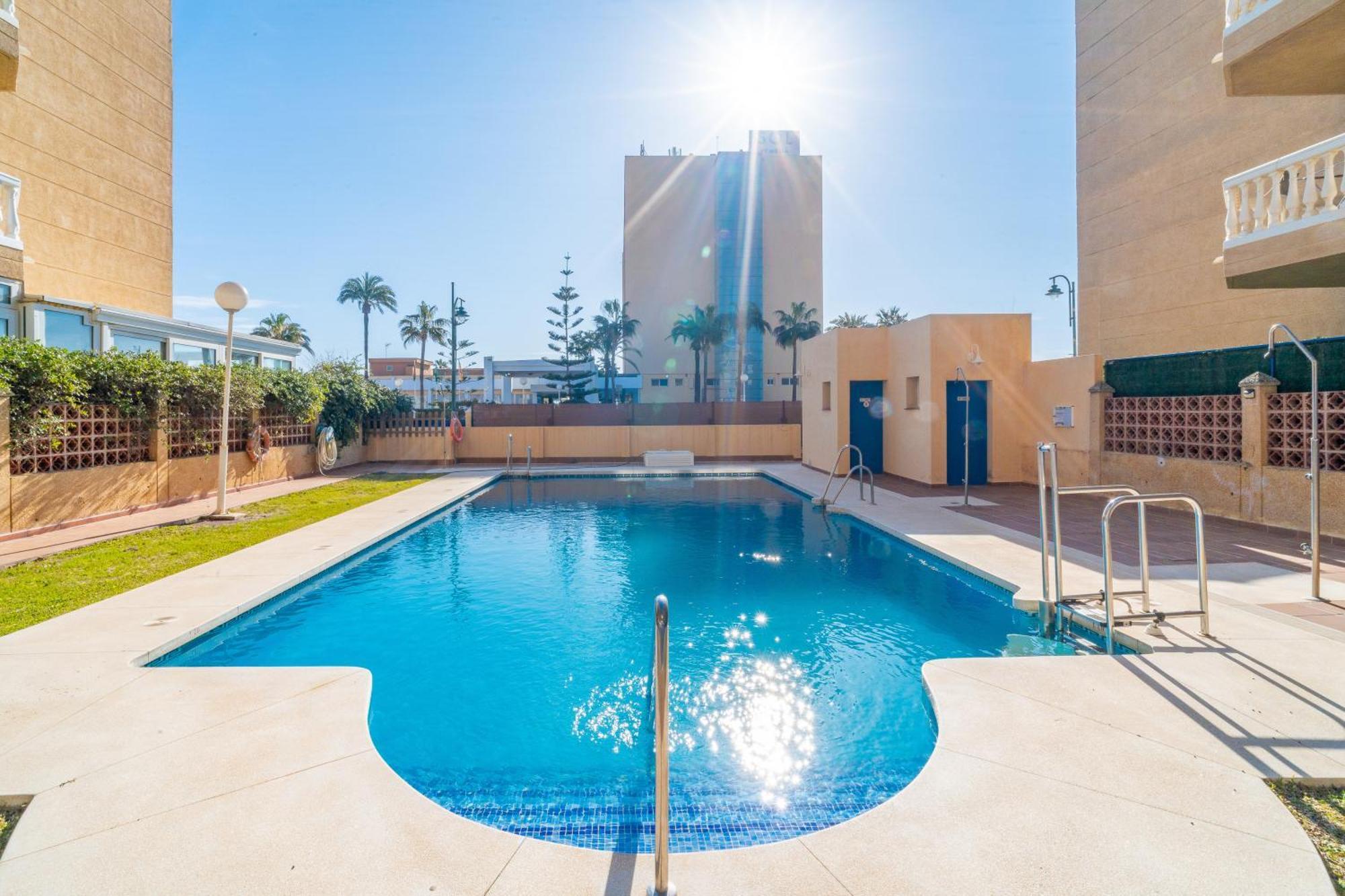 Casa Playa Guadalmar, Beautiful Apartment In Front Of The Sea, Wifi, Ac, Smart Tv, Private Parking Malaga Zewnętrze zdjęcie