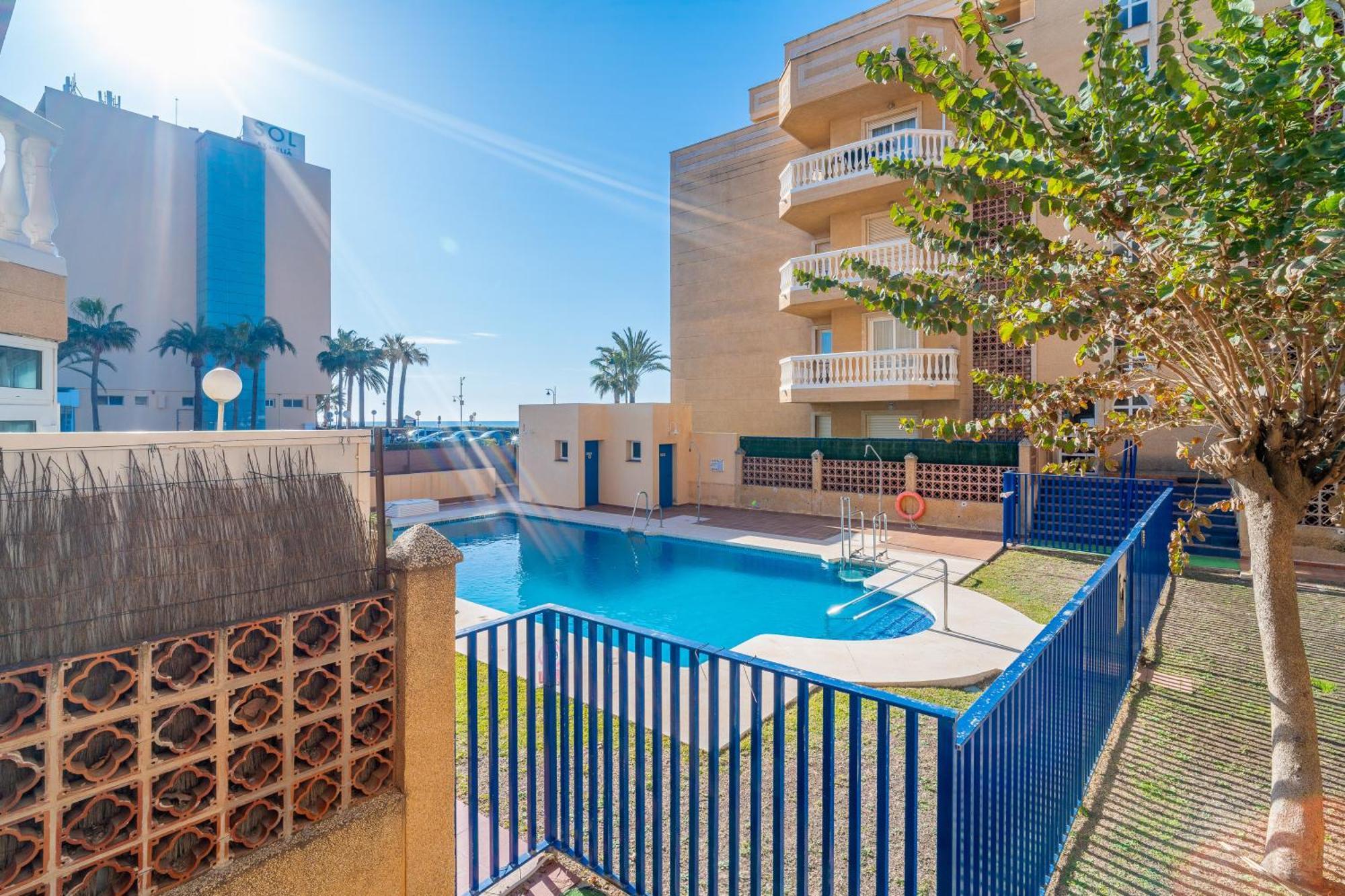 Casa Playa Guadalmar, Beautiful Apartment In Front Of The Sea, Wifi, Ac, Smart Tv, Private Parking Malaga Zewnętrze zdjęcie