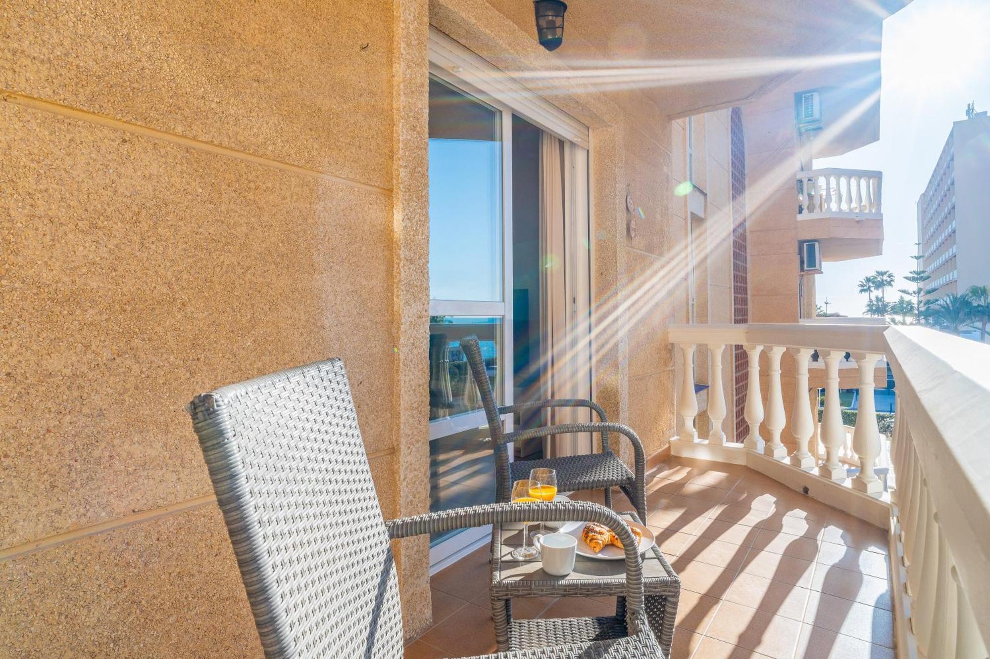 Casa Playa Guadalmar, Beautiful Apartment In Front Of The Sea, Wifi, Ac, Smart Tv, Private Parking Malaga Zewnętrze zdjęcie