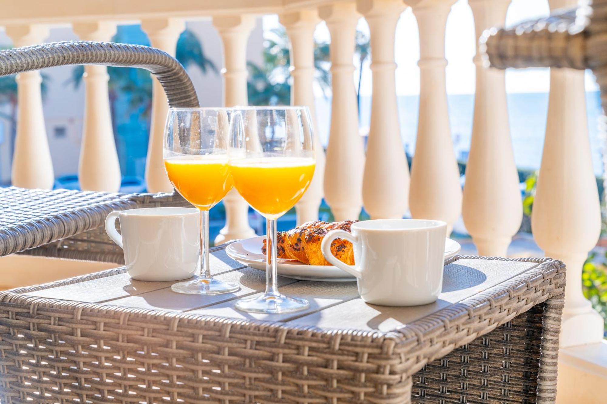 Casa Playa Guadalmar, Beautiful Apartment In Front Of The Sea, Wifi, Ac, Smart Tv, Private Parking Malaga Zewnętrze zdjęcie