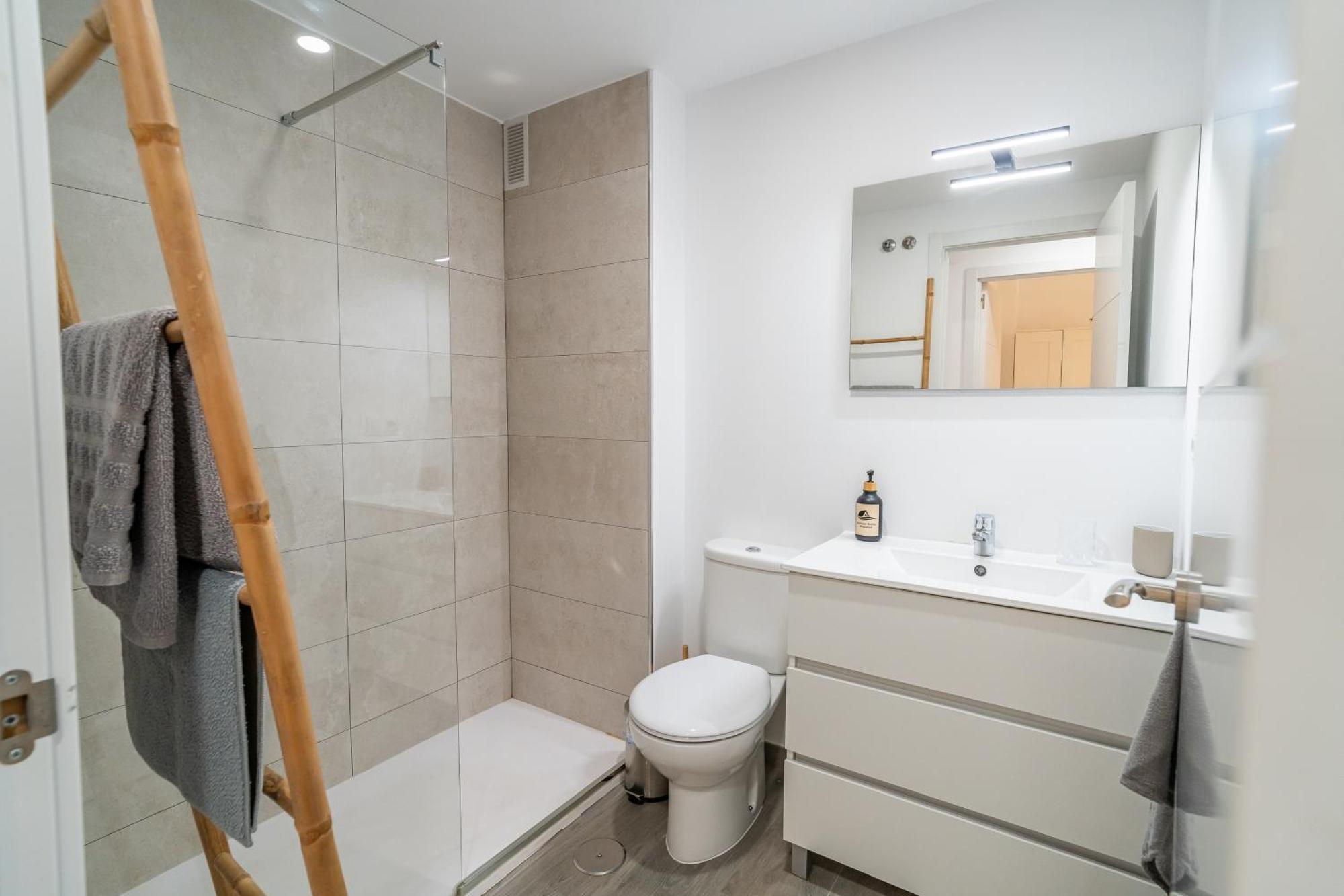 Casa Playa Guadalmar, Beautiful Apartment In Front Of The Sea, Wifi, Ac, Smart Tv, Private Parking Malaga Zewnętrze zdjęcie