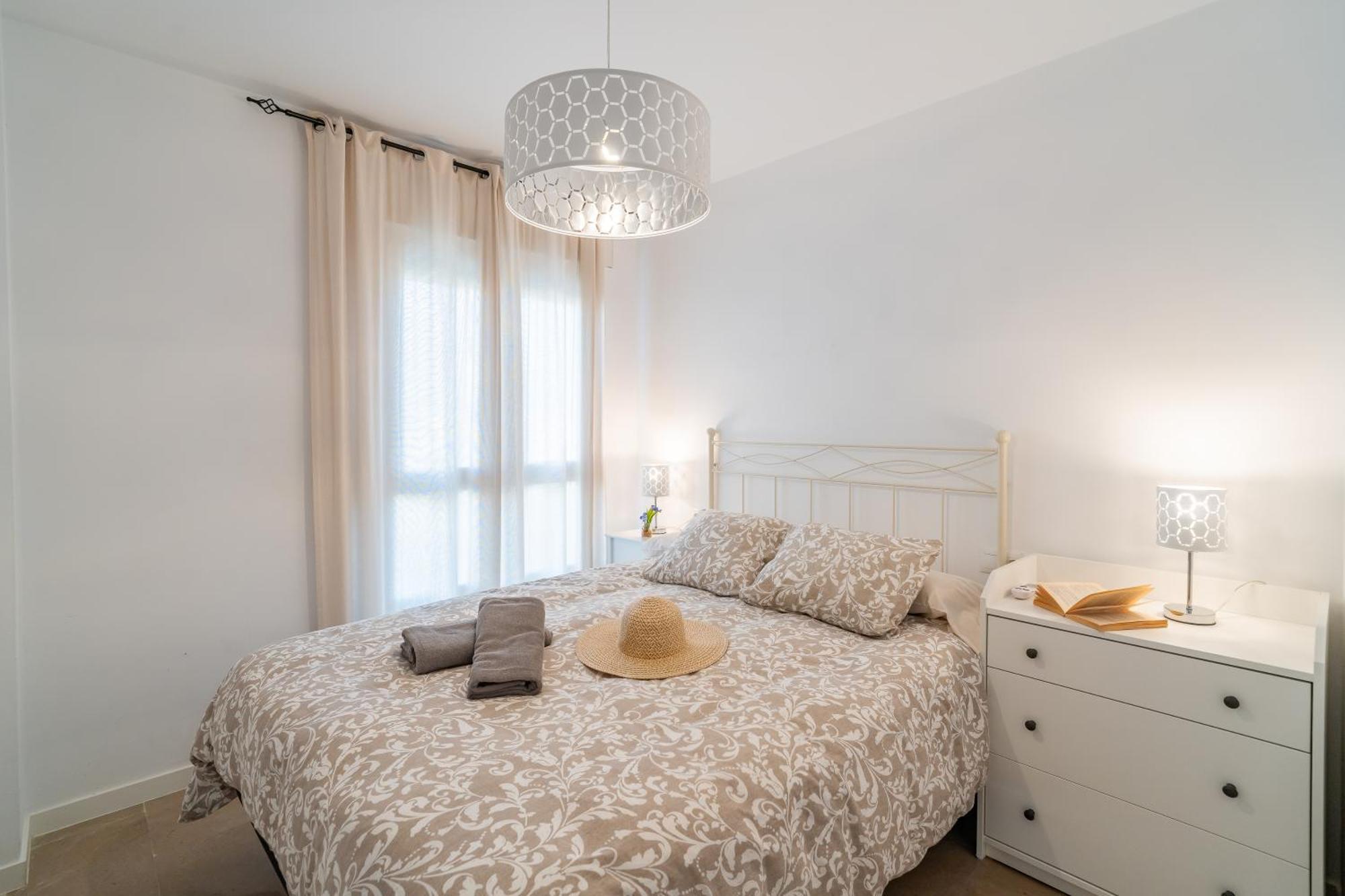 Casa Playa Guadalmar, Beautiful Apartment In Front Of The Sea, Wifi, Ac, Smart Tv, Private Parking Malaga Zewnętrze zdjęcie