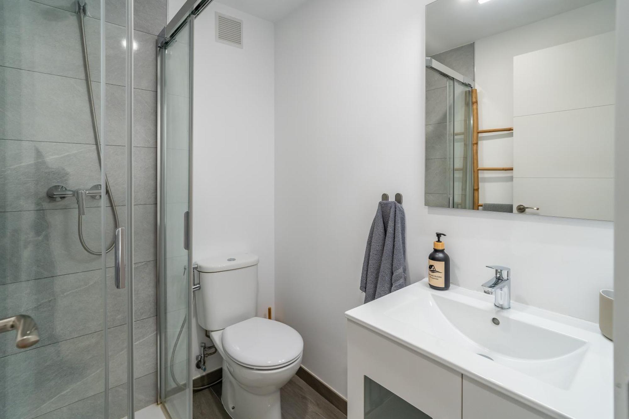 Casa Playa Guadalmar, Beautiful Apartment In Front Of The Sea, Wifi, Ac, Smart Tv, Private Parking Malaga Zewnętrze zdjęcie