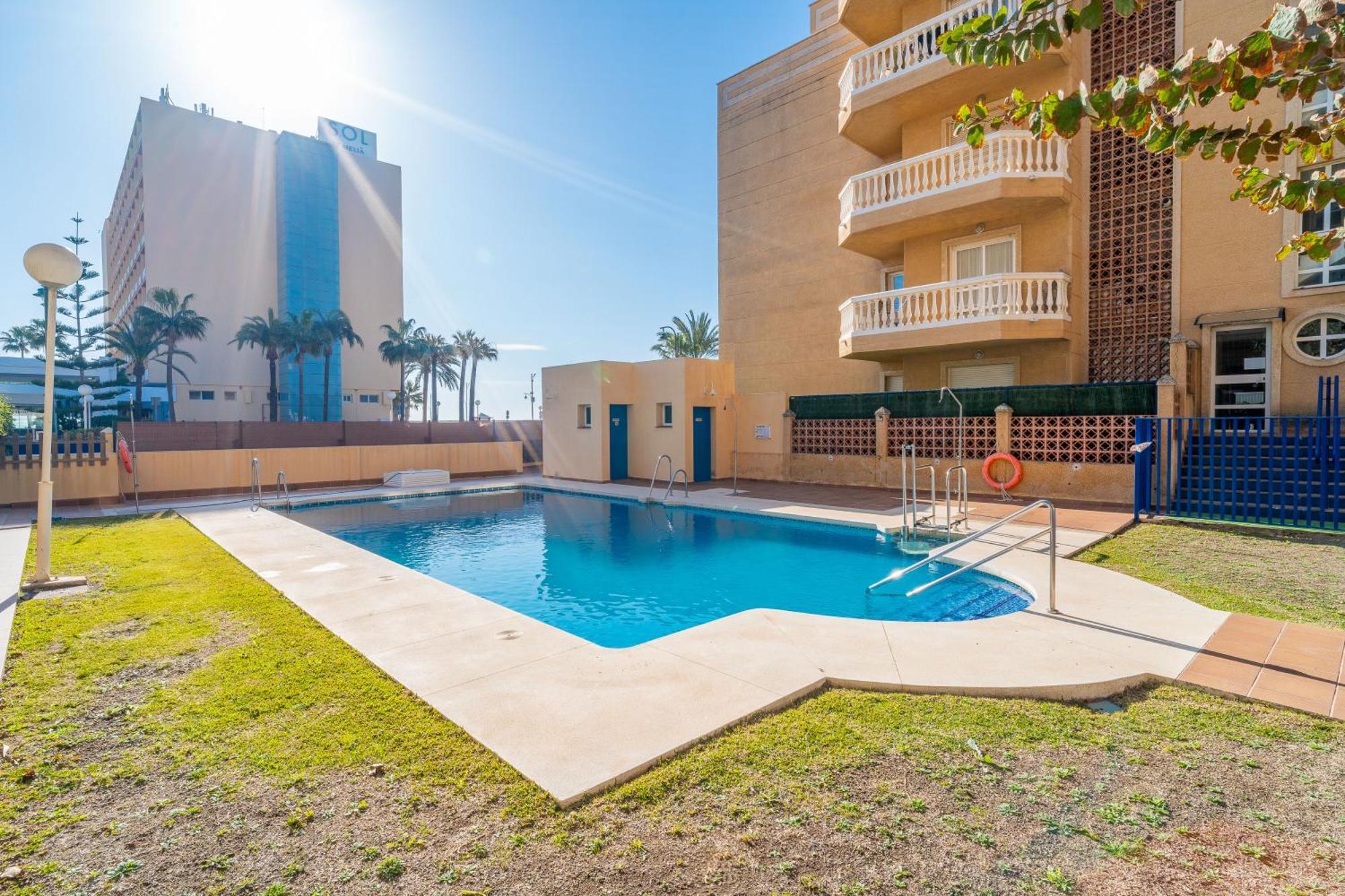 Casa Playa Guadalmar, Beautiful Apartment In Front Of The Sea, Wifi, Ac, Smart Tv, Private Parking Malaga Zewnętrze zdjęcie